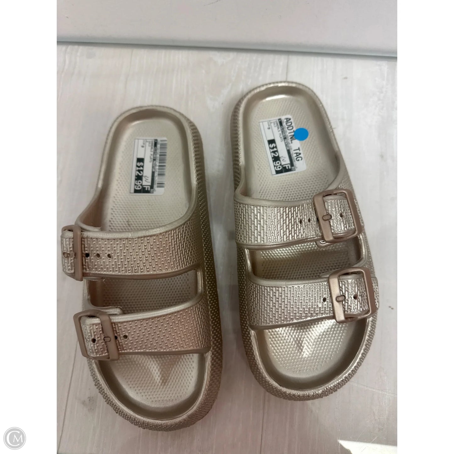 Sandals Flats By Clothes Mentor In Gold, Size: 9