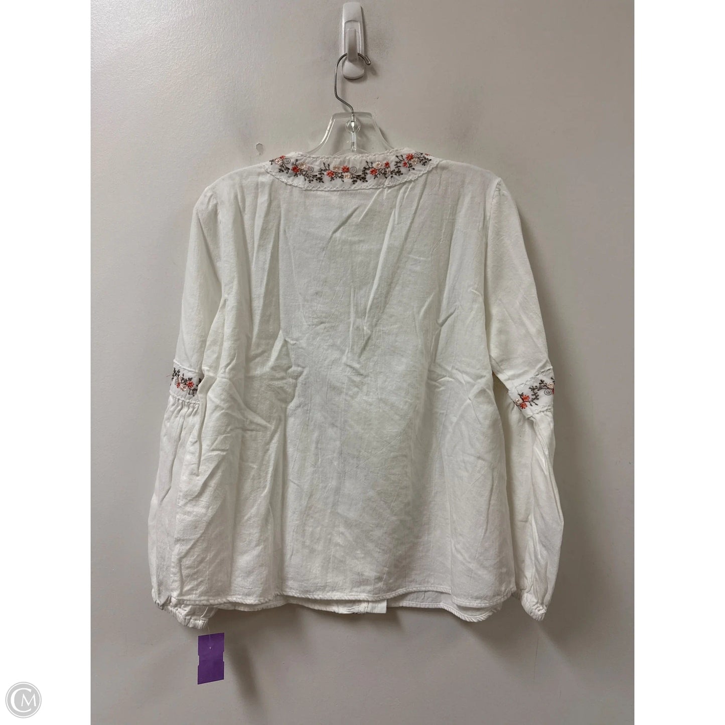 Top Long Sleeve By Clothes Mentor In White, Size: L