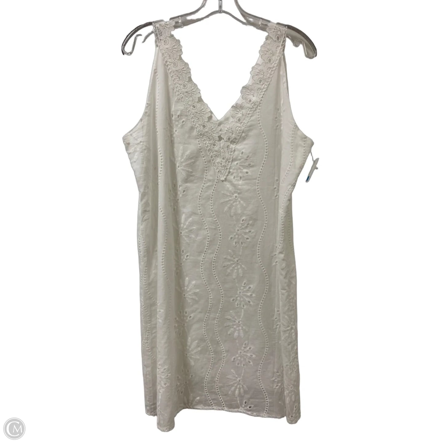 Dress Casual Short By Clothes Mentor In White, Size: M