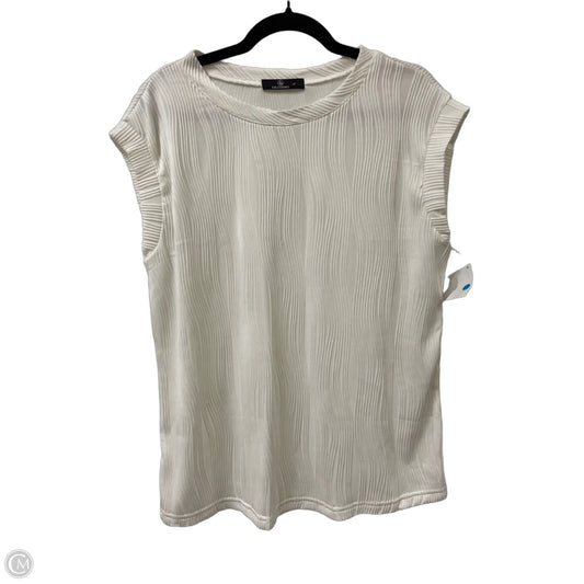 Top Short Sleeve By Lillusory In White, Size: L