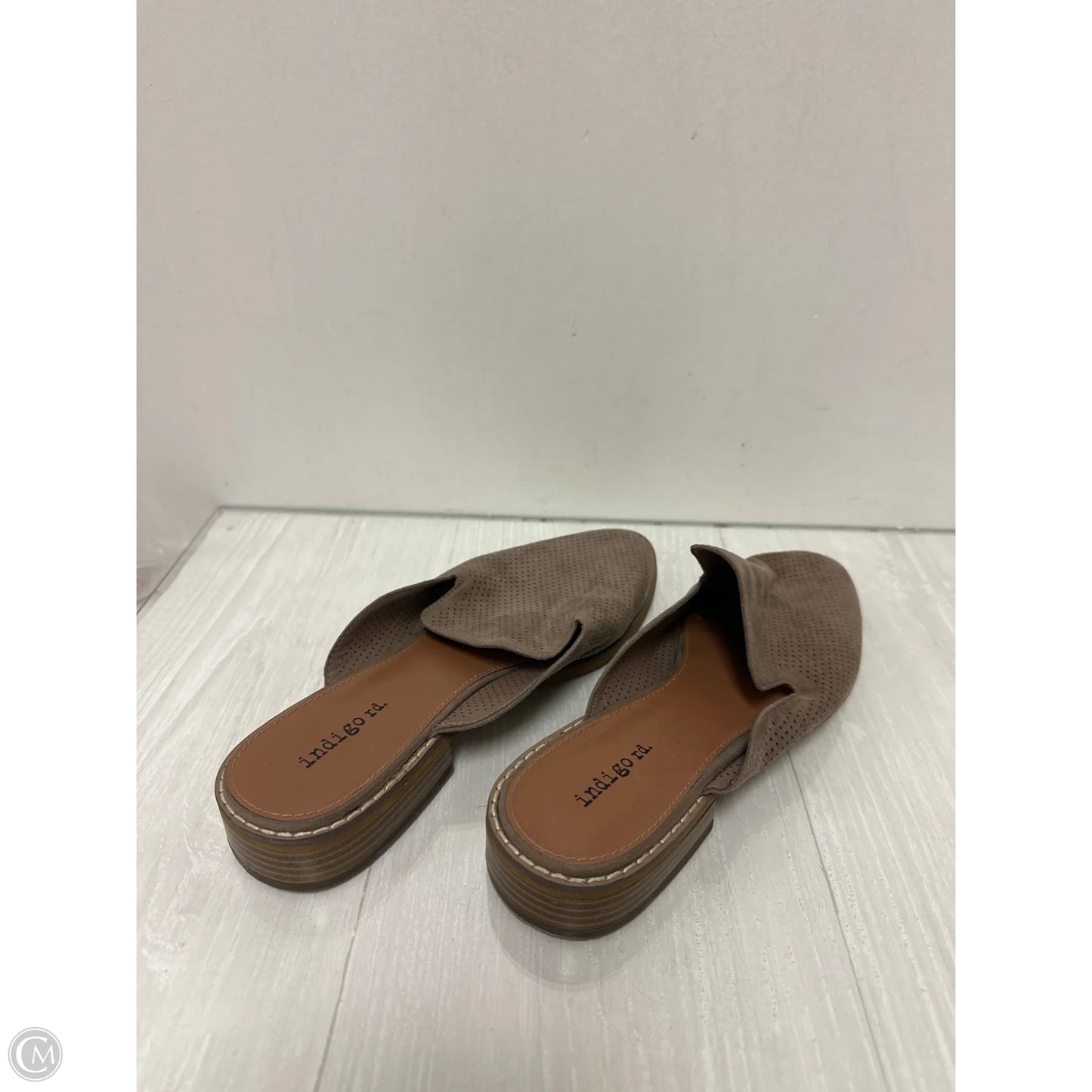 Shoes Flats By Indigo Rd In Taupe, Size: 9