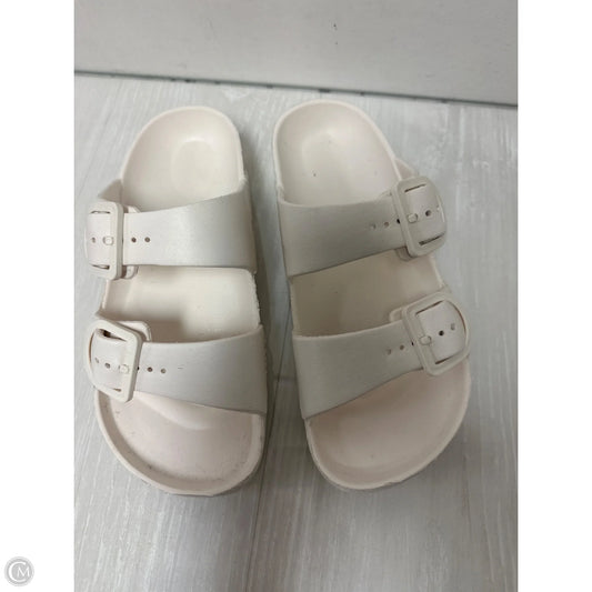 Sandals Flats By Clothes Mentor In White, Size: 7