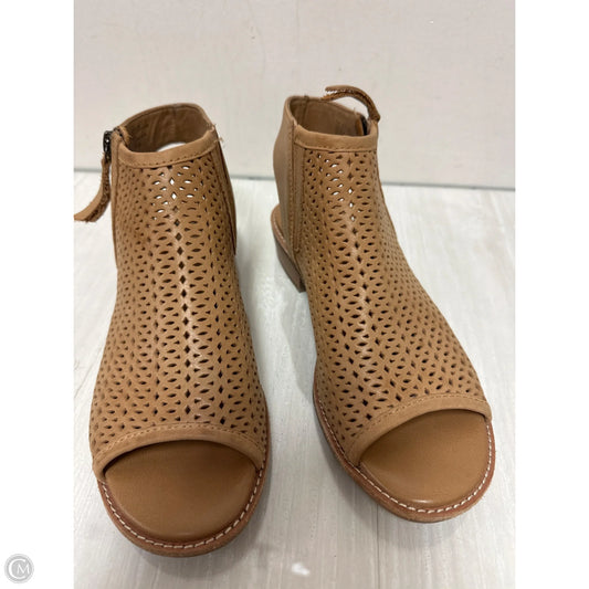 Sandals Flats By Sofft In Brown, Size: 6.5