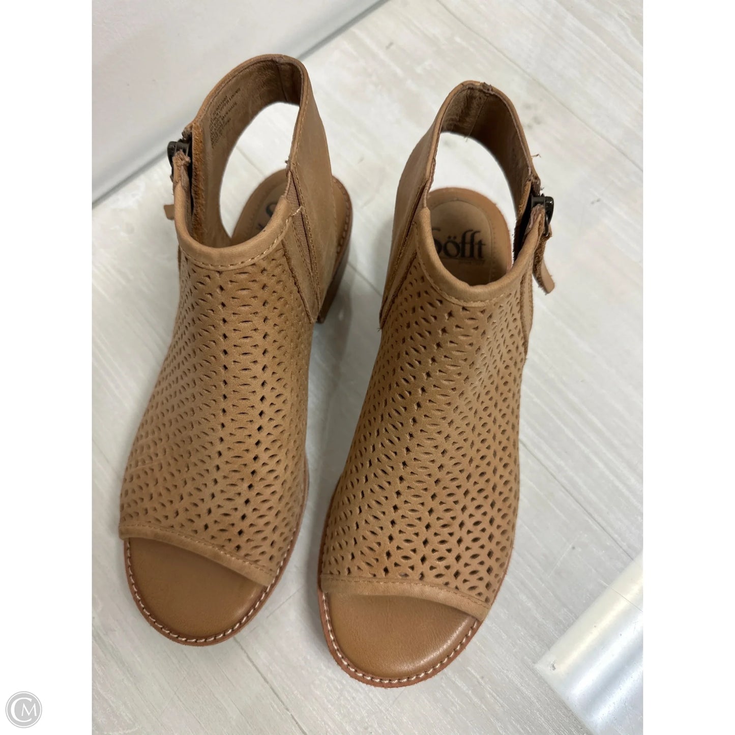 Sandals Flats By Sofft In Brown, Size: 6.5