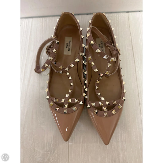 Shoes Flats By Clothes Mentor In Cream, Size: 9.5