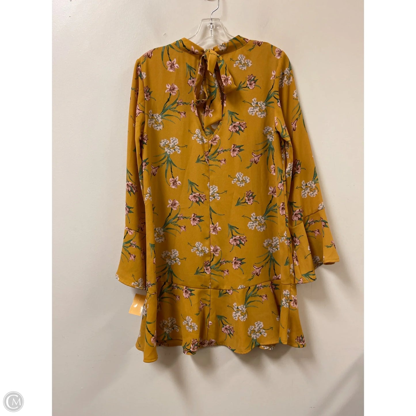 Dress Casual Short By Xhilaration In Yellow, Size: M