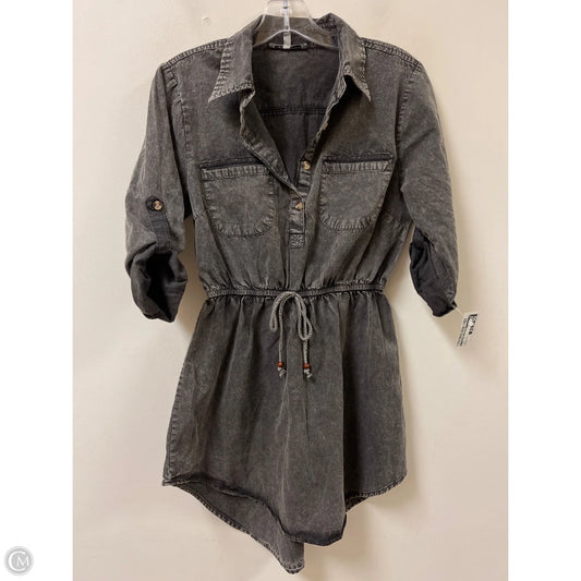 Tunic Long Sleeve By Clothes Mentor In Grey, Size: M
