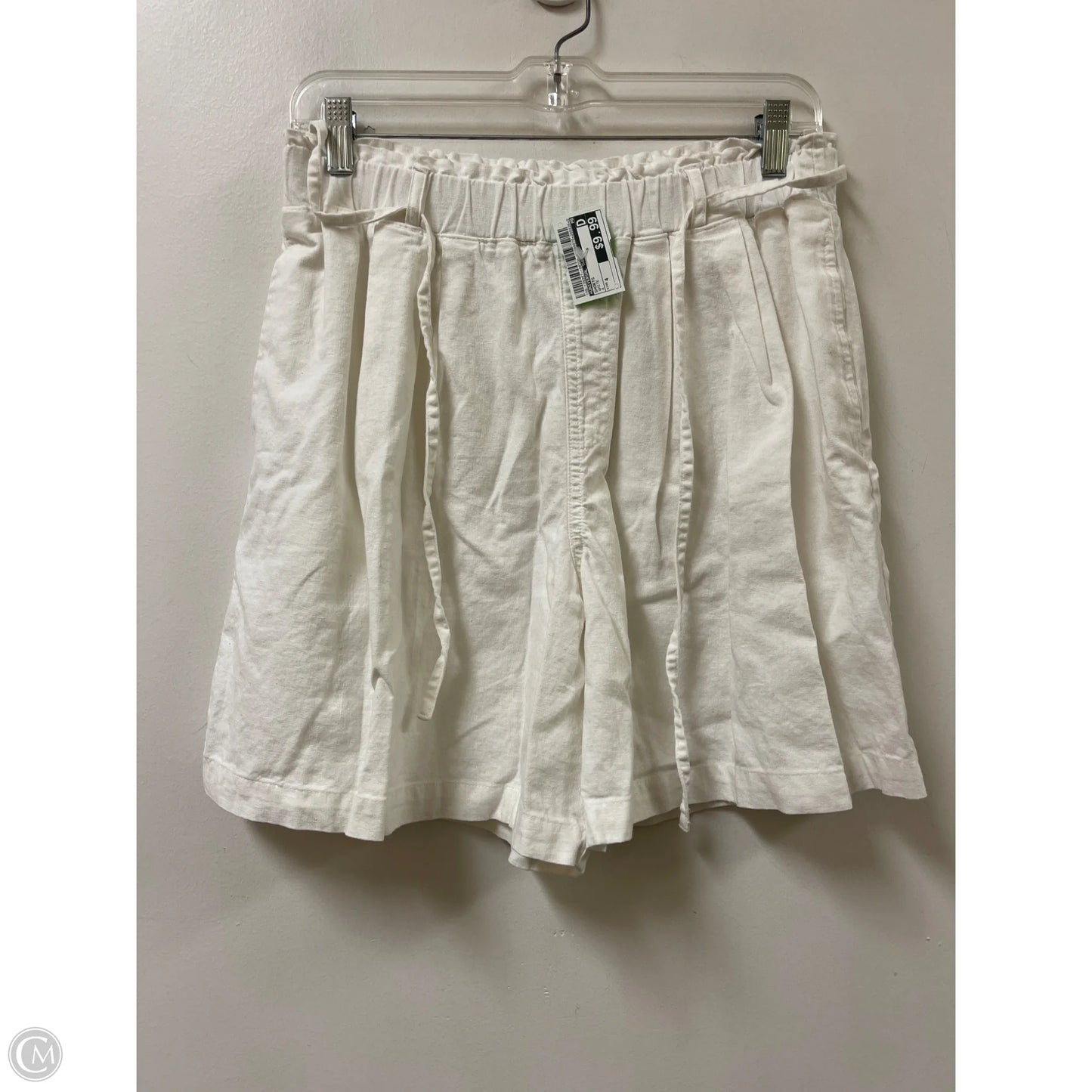 Shorts By Universal Thread In White, Size: 4
