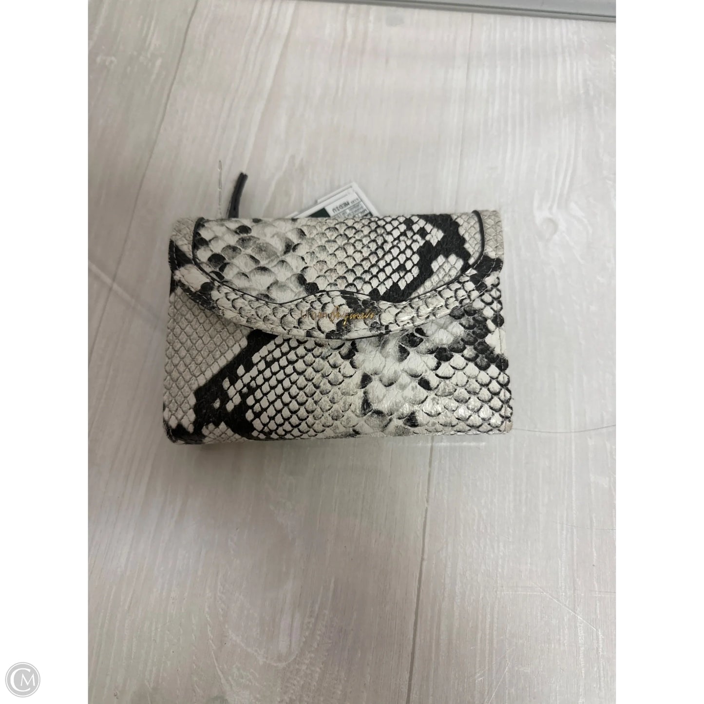 Wallet By Clothes Mentor, Size: Medium