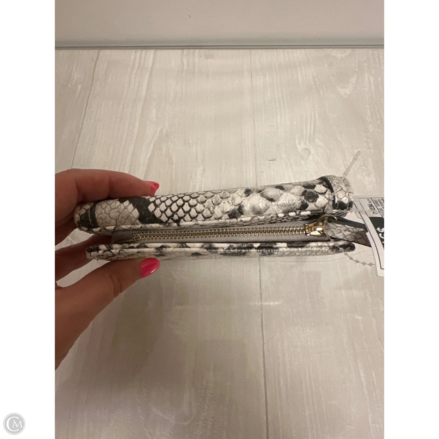 Wallet By Clothes Mentor, Size: Medium