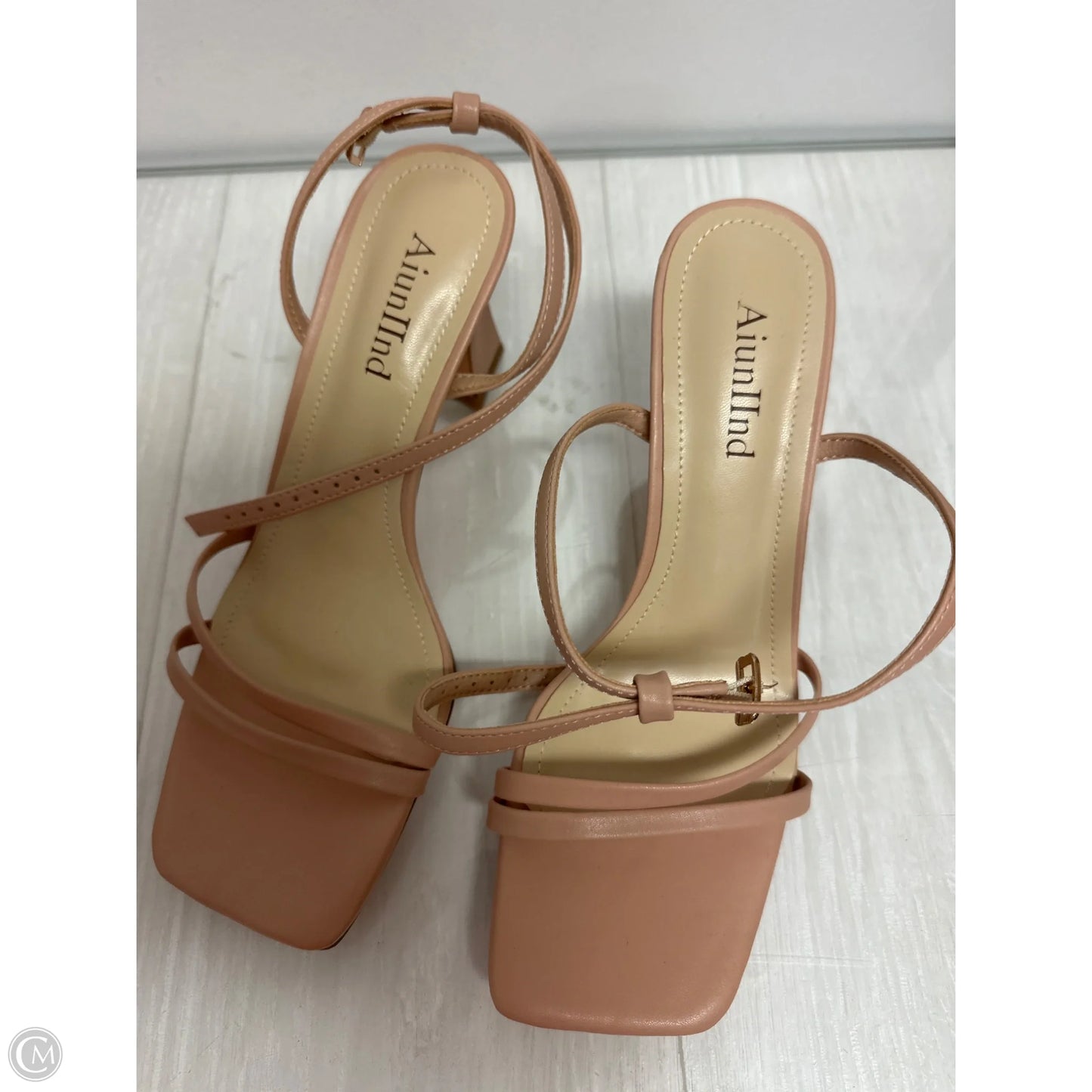 Sandals Heels Block By Clothes Mentor In Cream, Size: 7.5