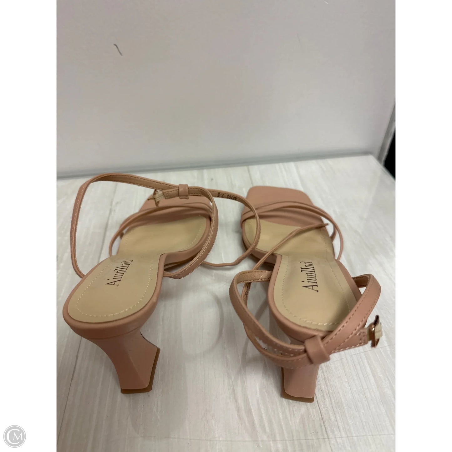 Sandals Heels Block By Clothes Mentor In Cream, Size: 7.5