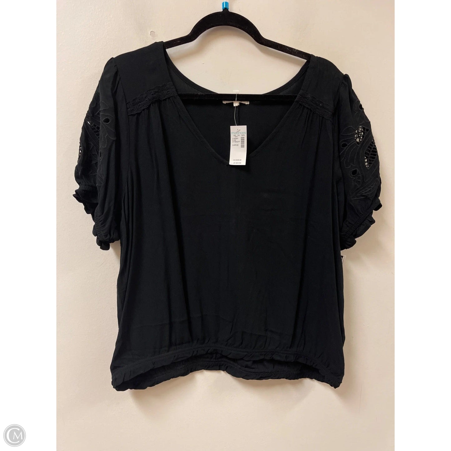 Top Short Sleeve By Maurices In Black, Size: L