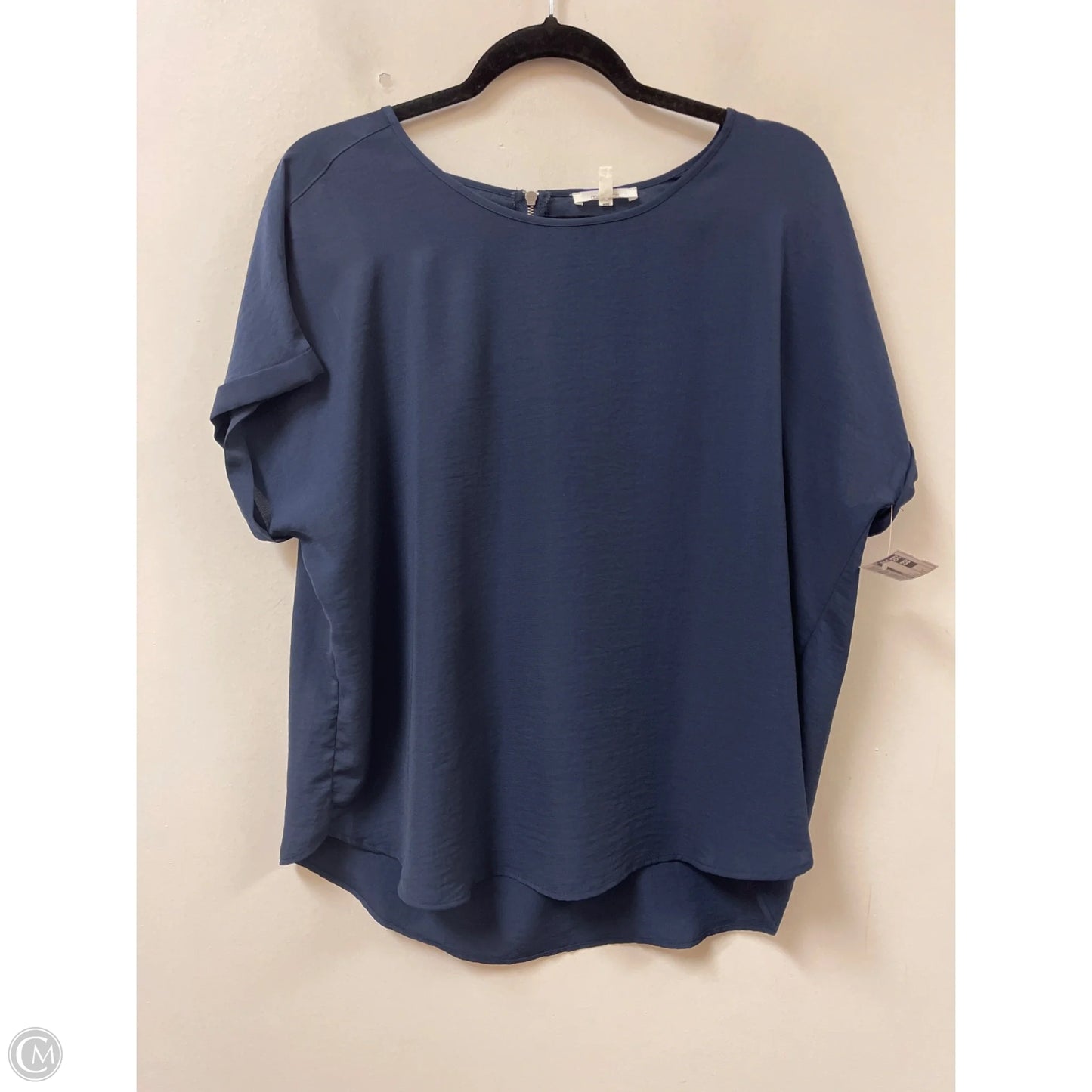 Top Short Sleeve By Maurices In Navy, Size: L