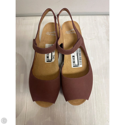 Shoes Flats By Dansko In Purple, Size: 7.5