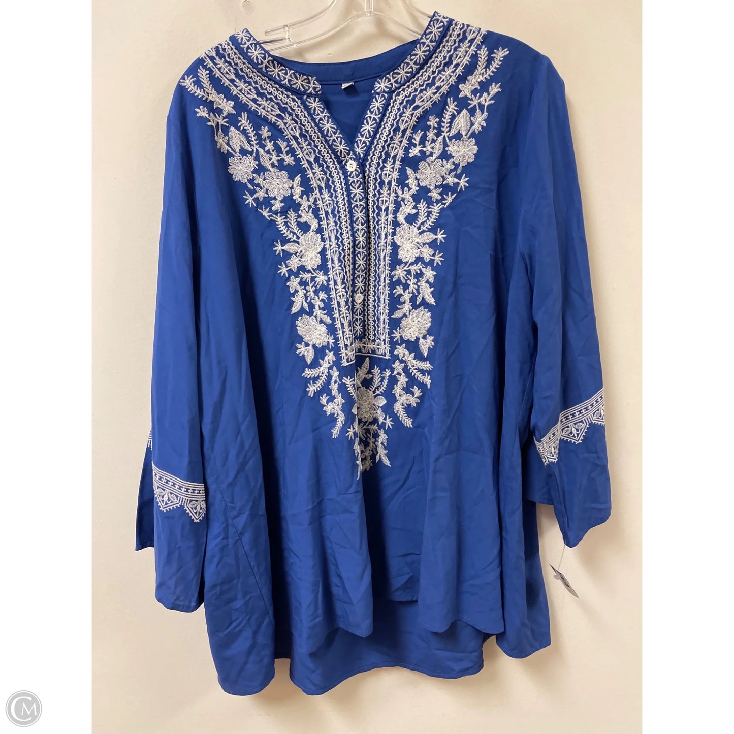 Top Long Sleeve By Clothes Mentor In Blue & White, Size: 1x