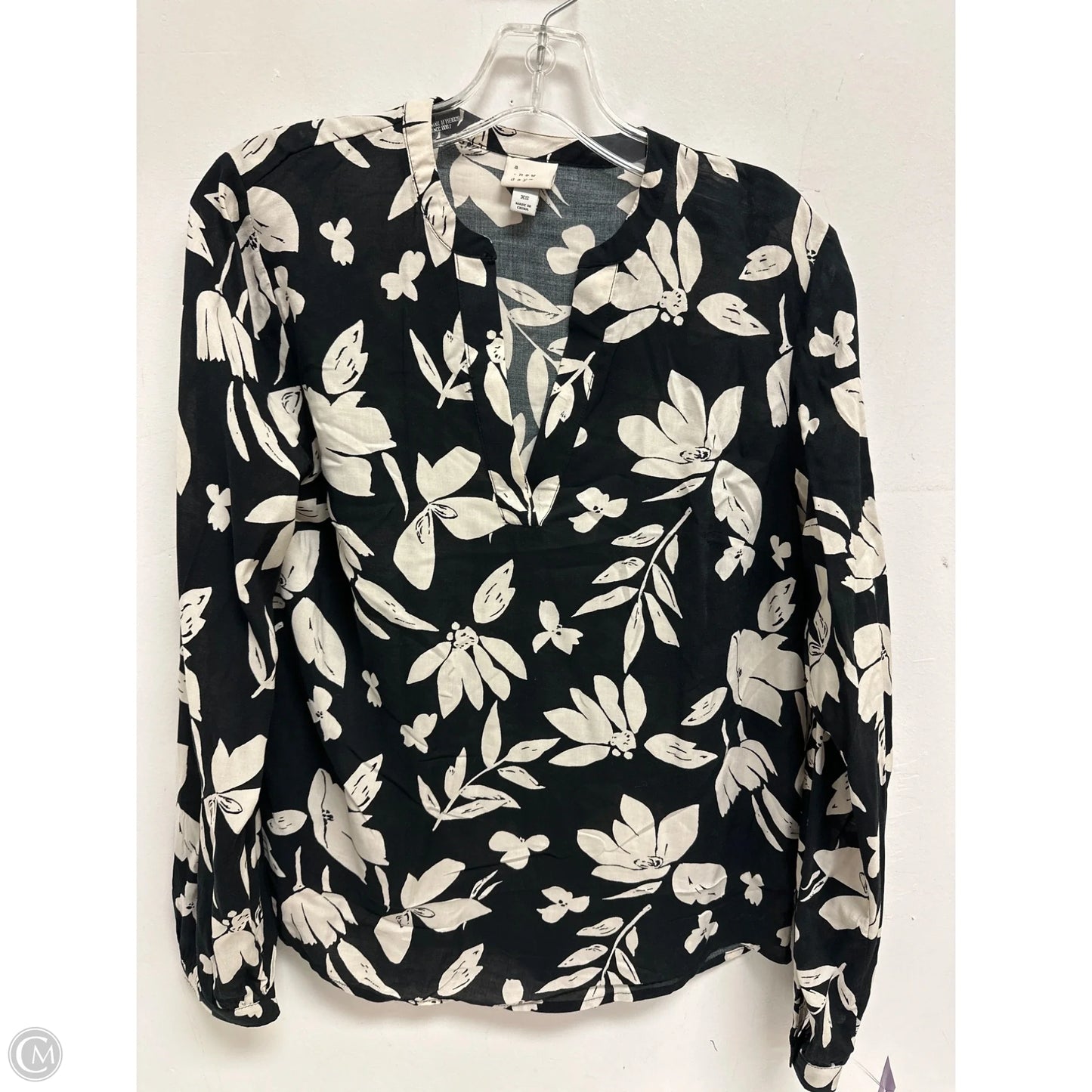 Top Long Sleeve By A New Day In Black & Cream, Size: Xs