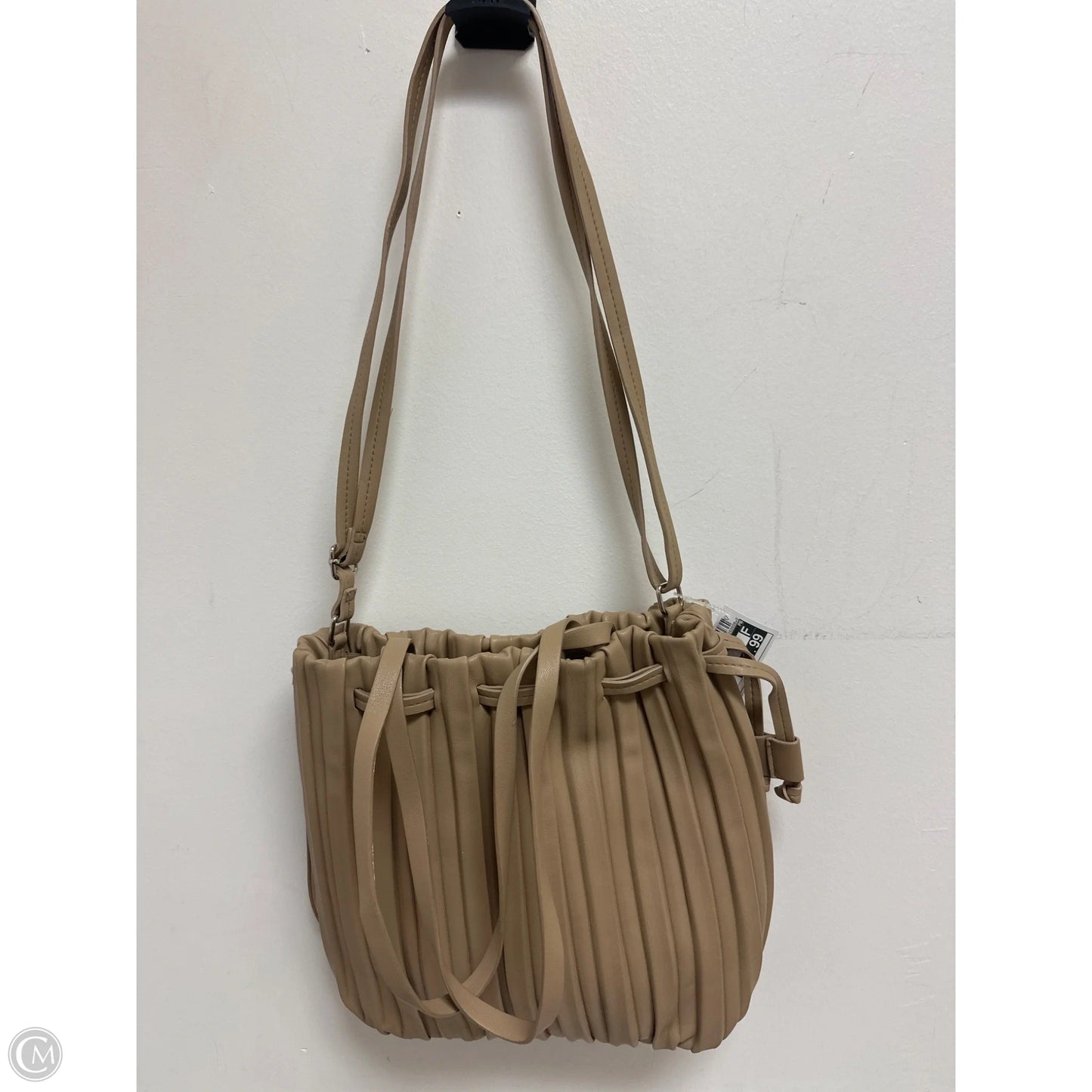 Crossbody By Clothes Mentor, Size: Medium