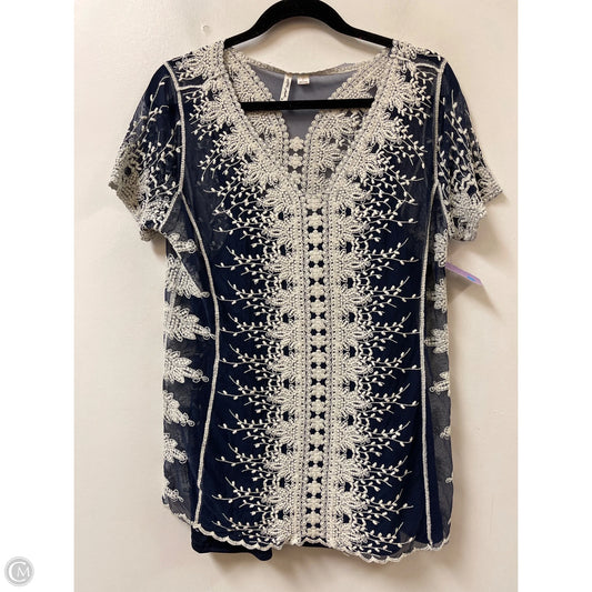 Top Short Sleeve By Ultra Pink In Blue & Cream, Size: L