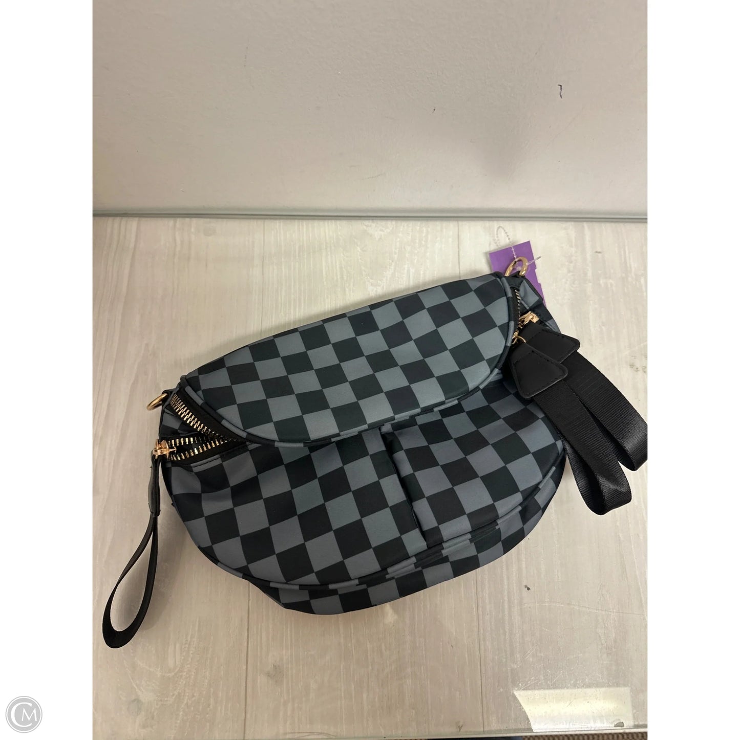 Crossbody By Clothes Mentor, Size: Large