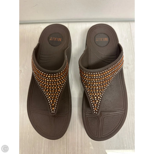 Sandals Flip Flops By Clothes Mentor In Brown, Size: 8