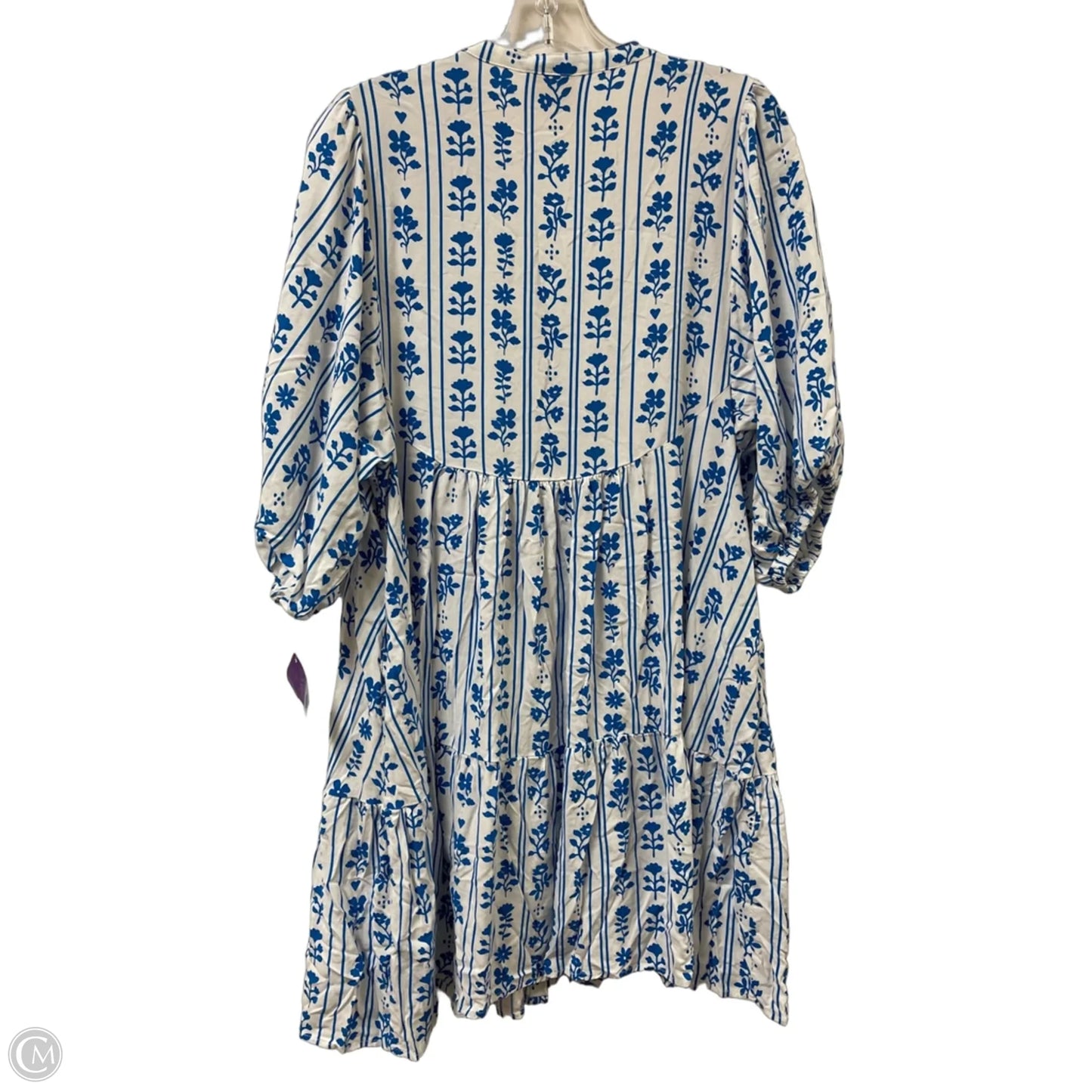 Dress Casual Short By Clothes Mentor In Blue & White, Size: M