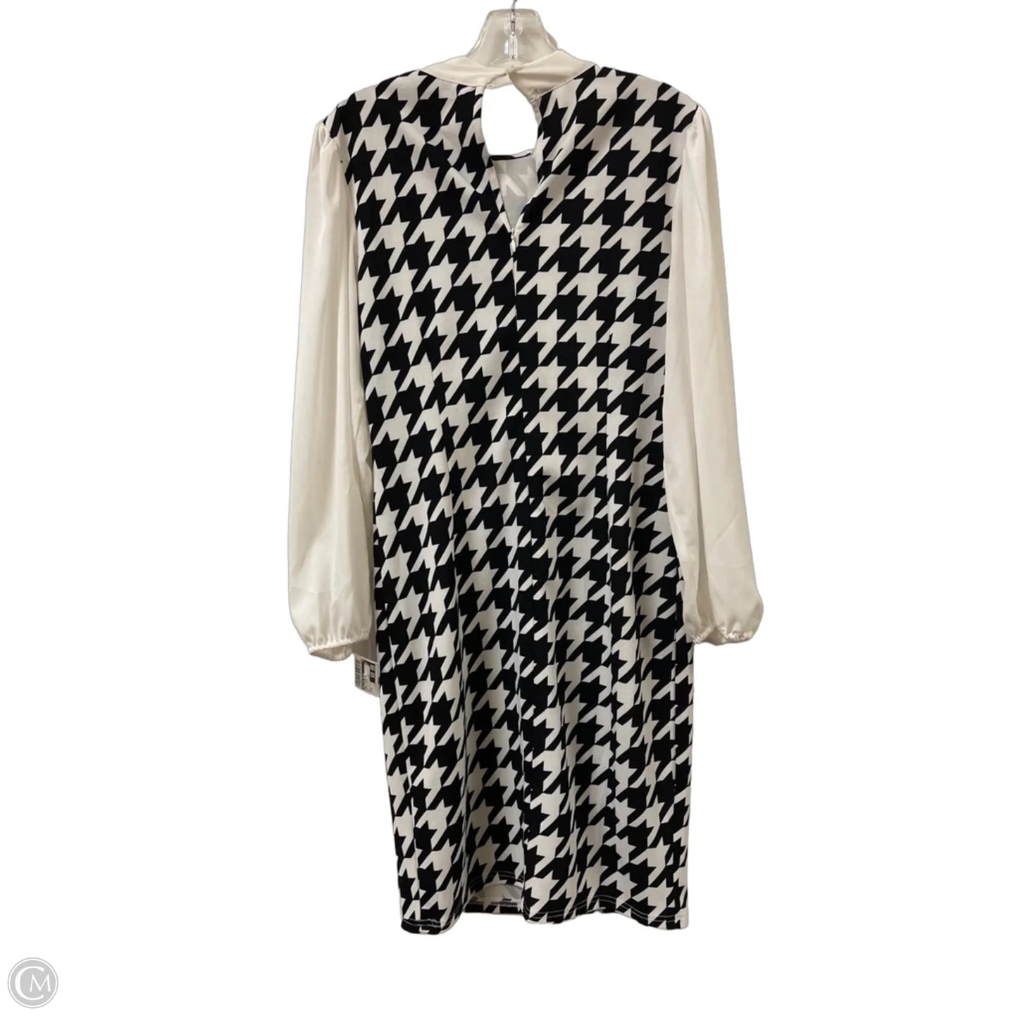 Dress Casual Short By New York And Co In Black & White, Size: M