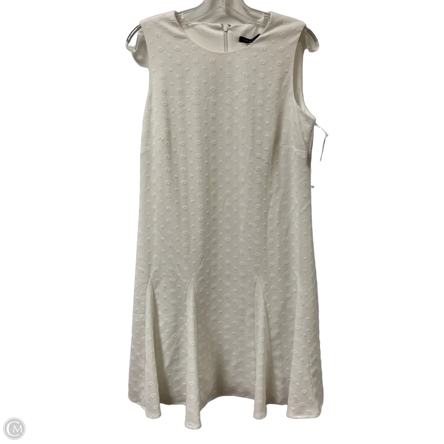 Dress Casual Short By Tommy Hilfiger In White, Size: M