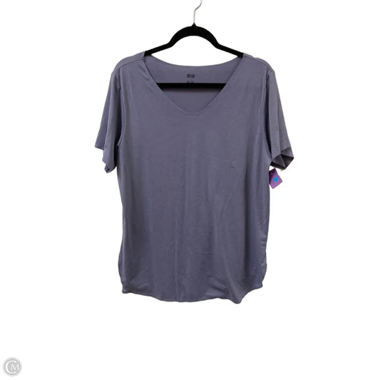 Top Short Sleeve By Uniqlo In Purple, Size: M