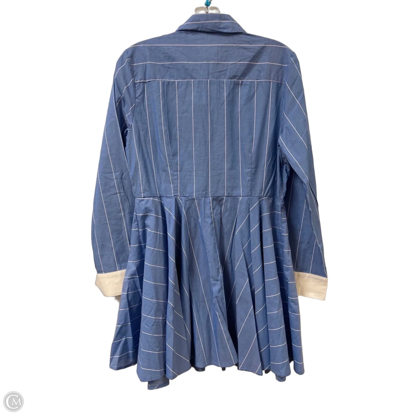 Dress Casual Short By Clothes Mentor In Blue & White, Size: M