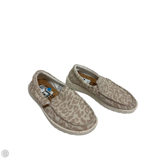 Shoes Flats By Hey Dude In Cream, Size: 6