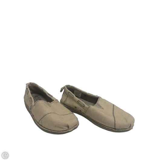 Shoes Flats By Bobs In Cream, Size: 7