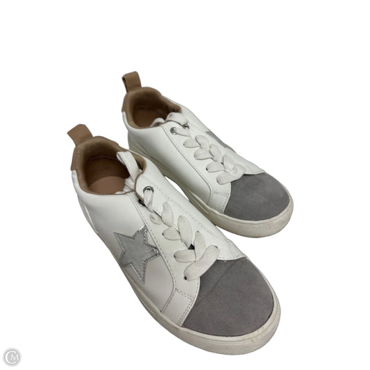 Shoes Sneakers By Maurices In Grey & White, Size: 6.5