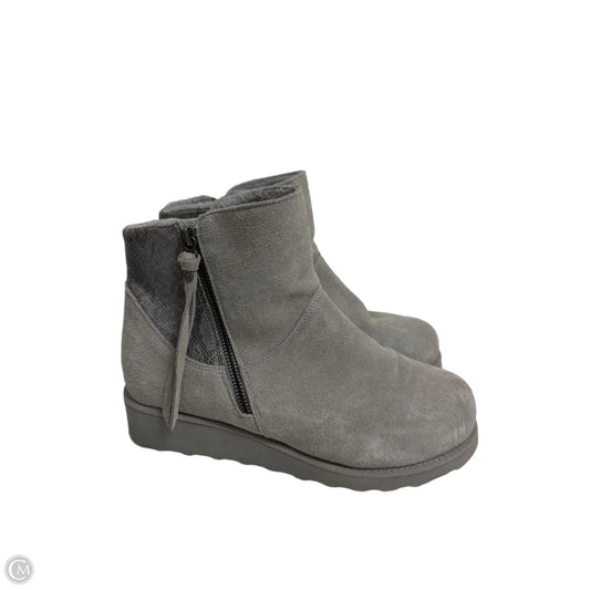 Boots Ankle Heels By Bearpaw In Grey, Size: 10