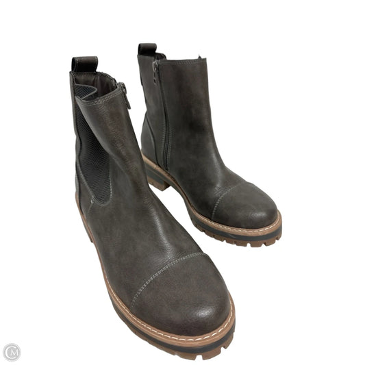 Boots Ankle Flats By Time And Tru In Grey, Size: 9