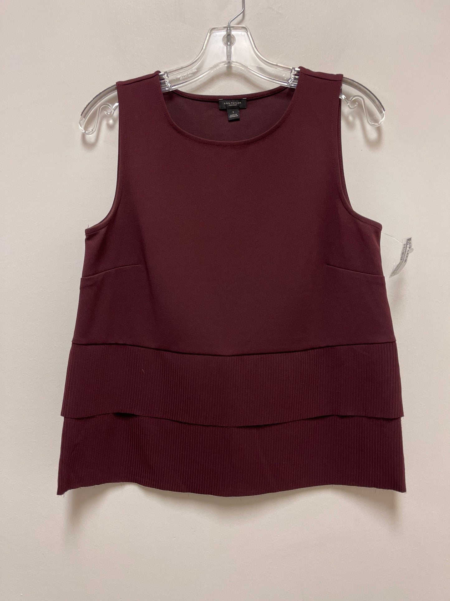 Red Top Sleeveless Ann Taylor, Size S