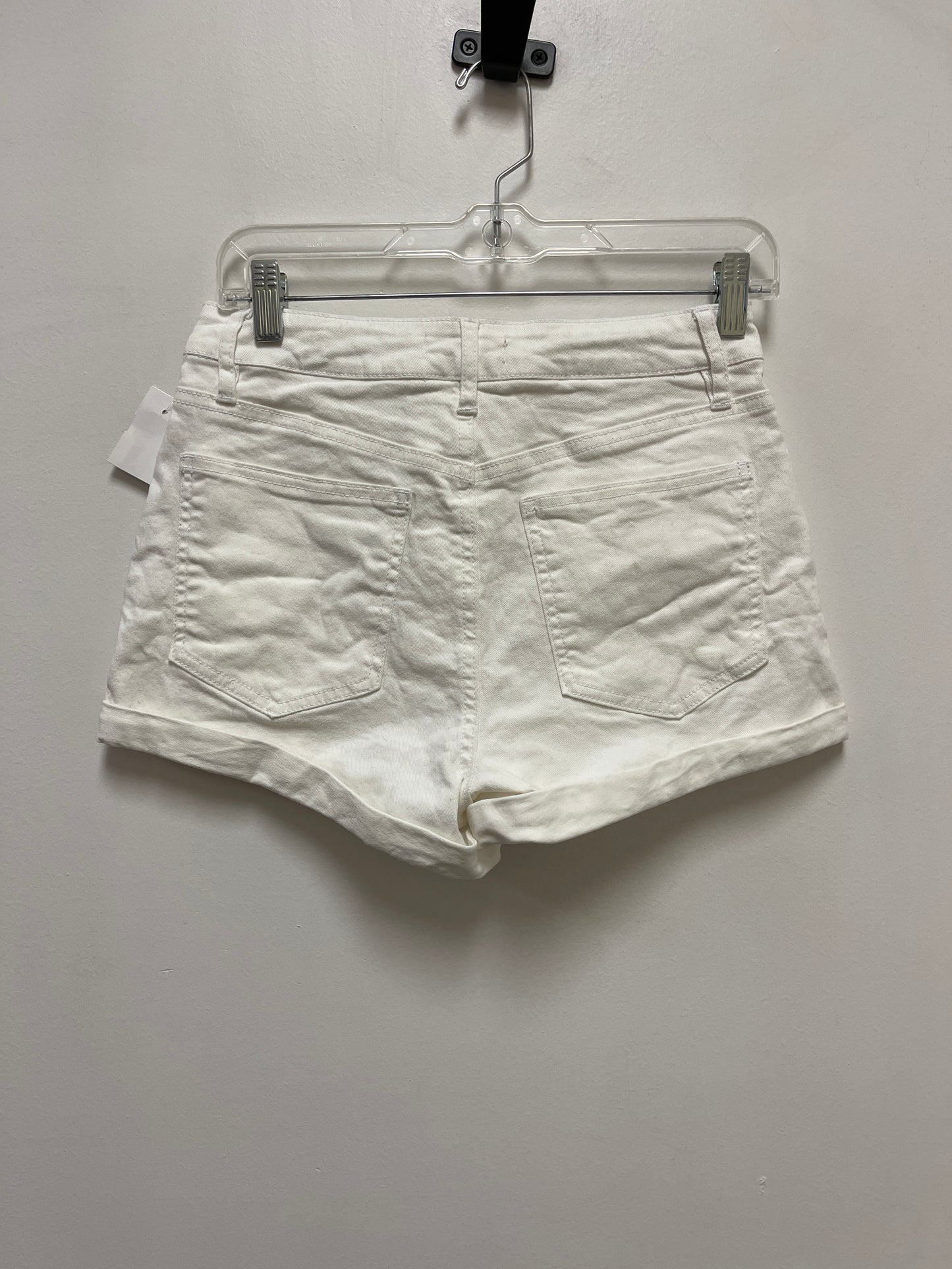 White Shorts Clothes Mentor, Size 2