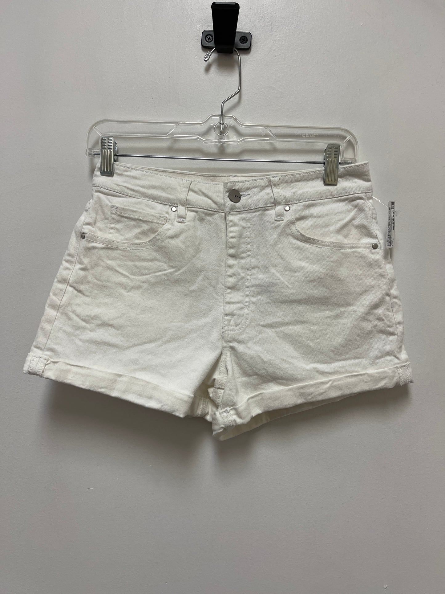 White Shorts Clothes Mentor, Size 2