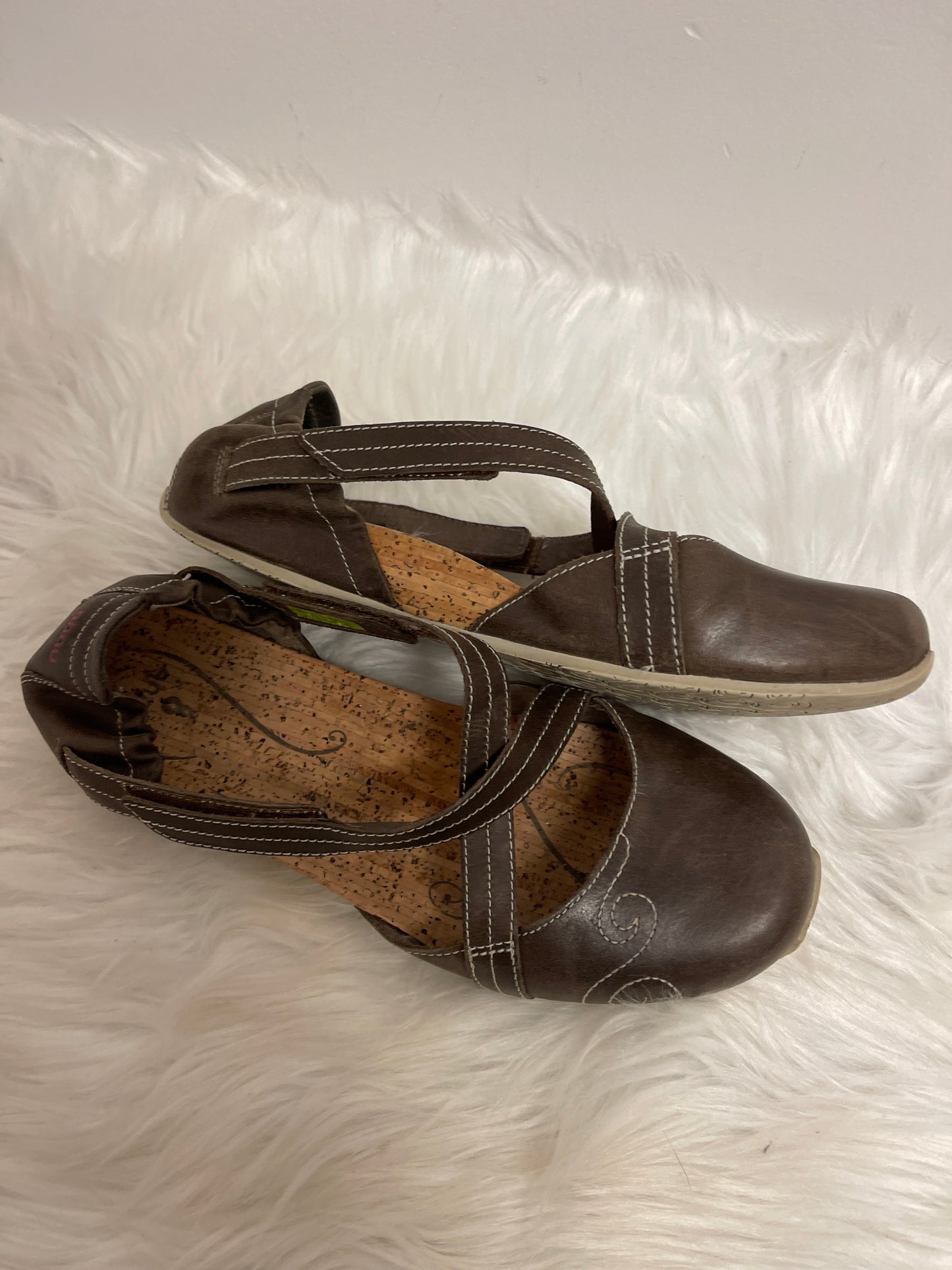 Brown Shoes Flats Clothes Mentor, Size 7.5