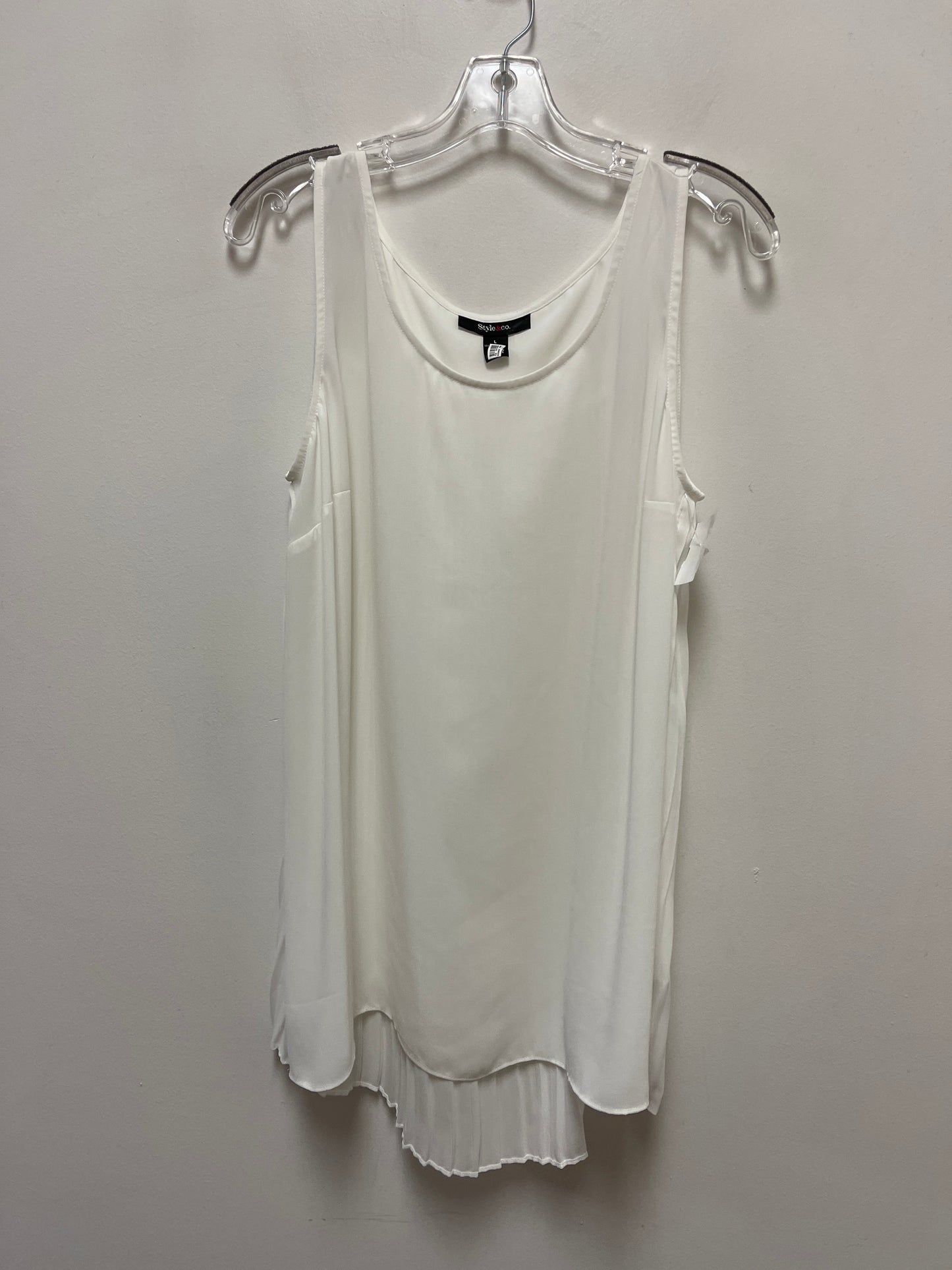 Top Sleeveless By Style And Company In White, Size: L