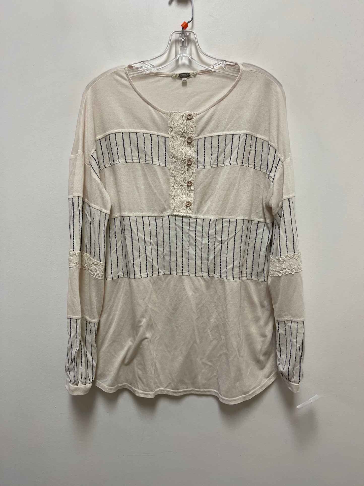 Top Long Sleeve By Clothes Mentor In Cream, Size: M