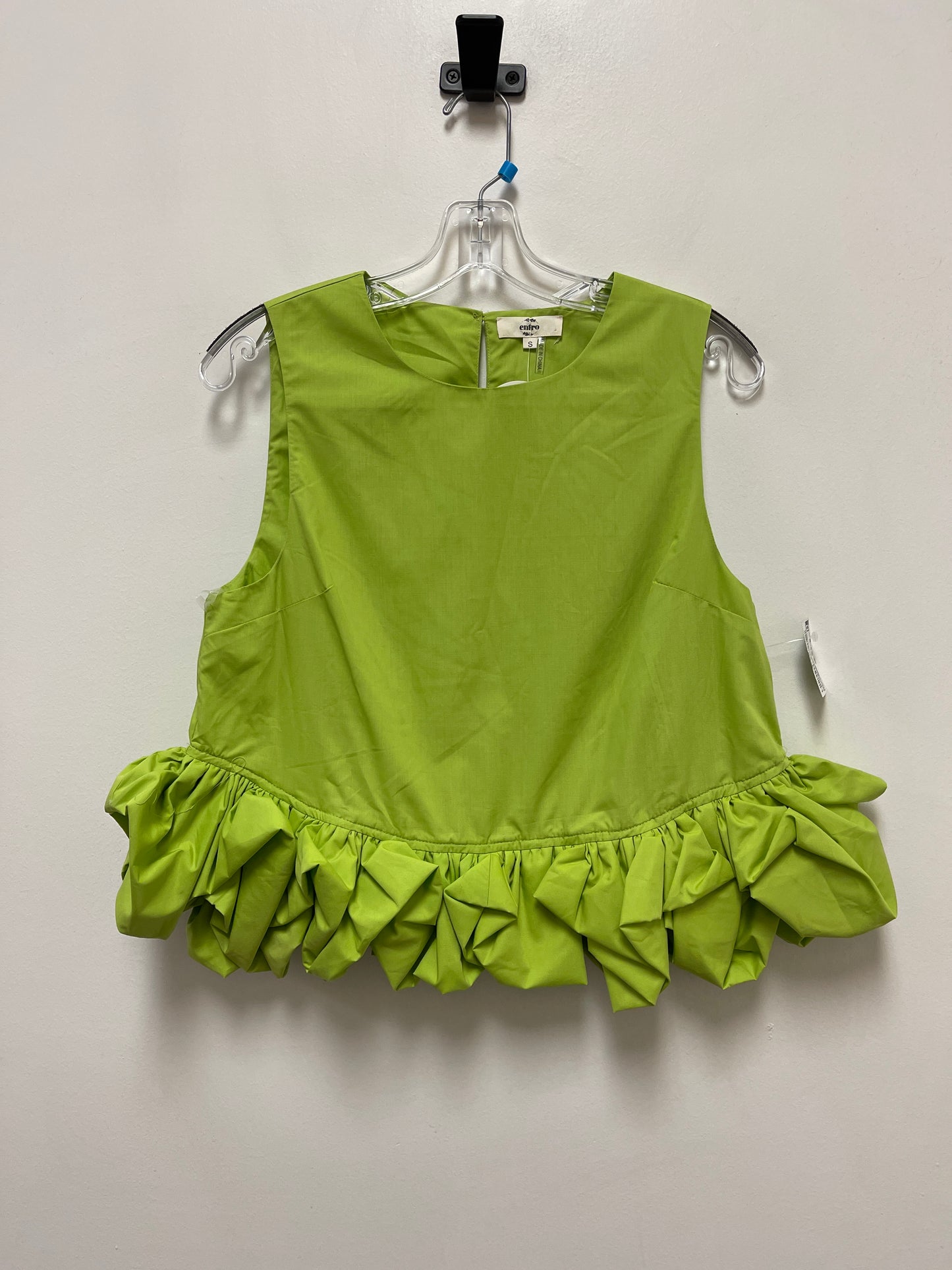 Top Sleeveless By Entro In Green, Size: S