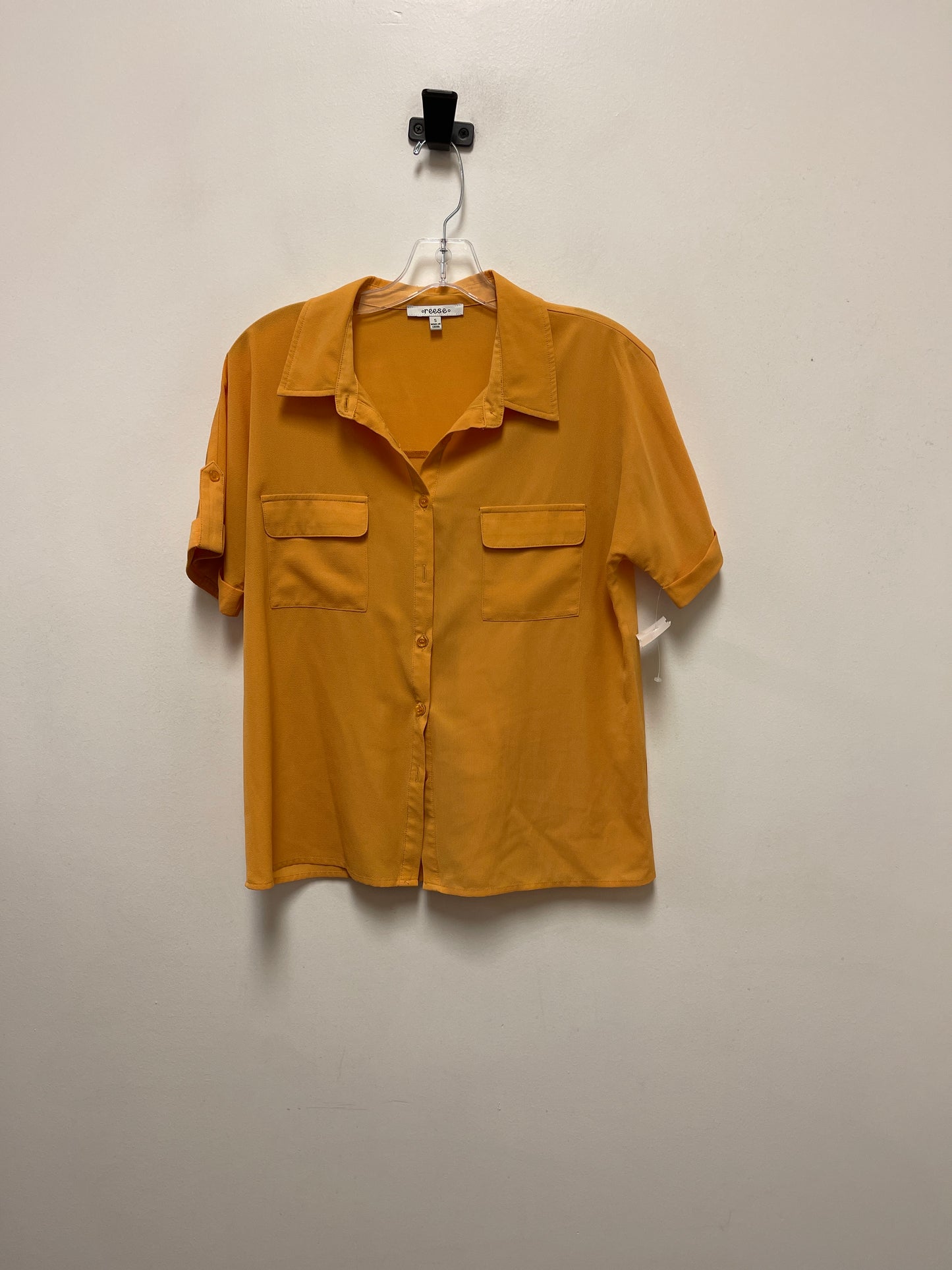 Top Short Sleeve By Clothes Mentor In Yellow, Size: S