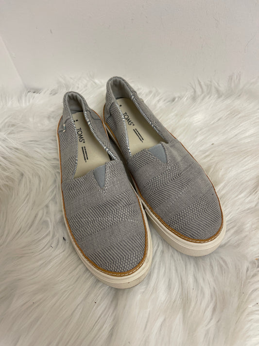 Shoes Flats By Toms In Grey, Size: 8