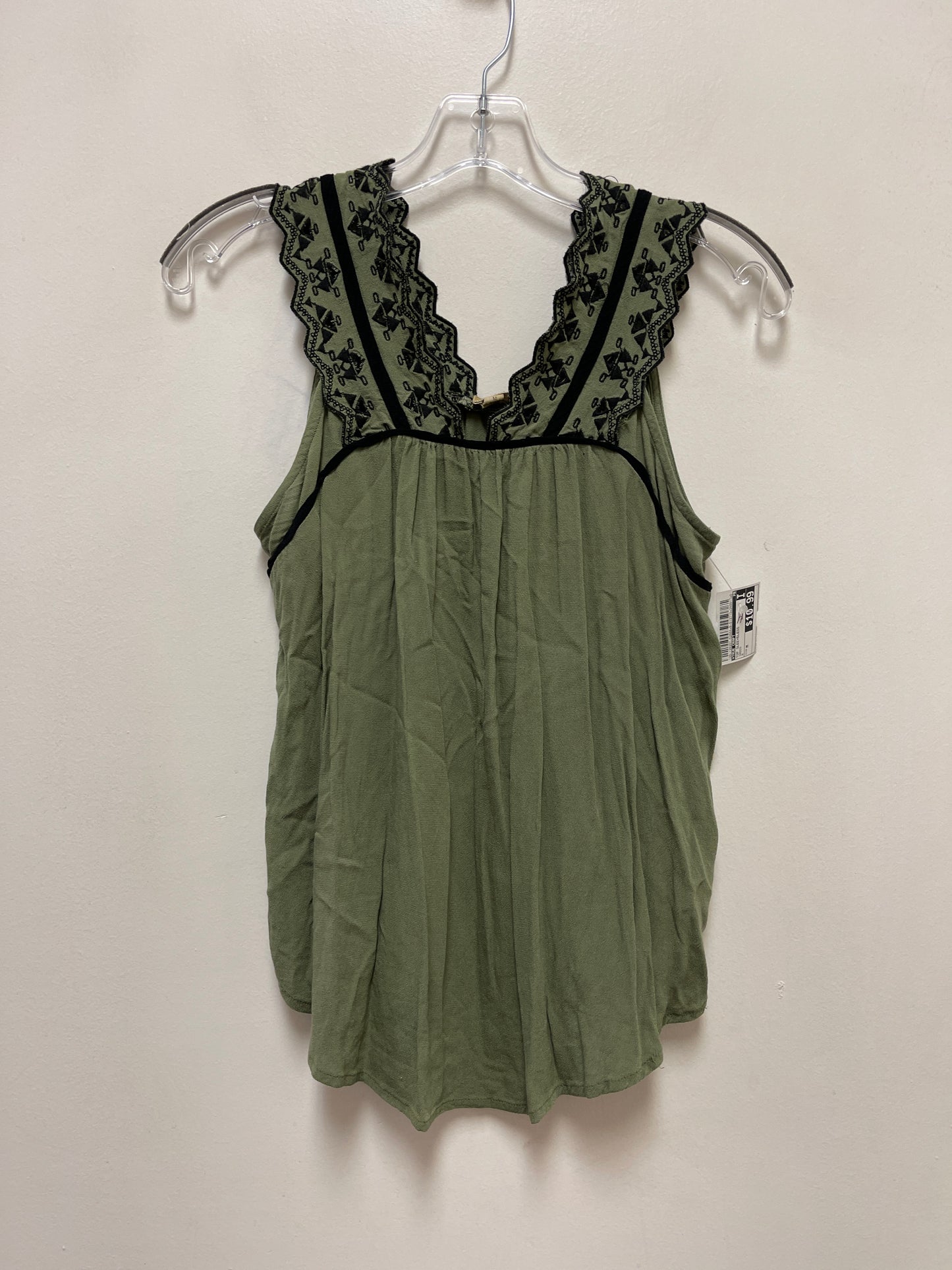 Top Sleeveless By True Craft In Green, Size: M