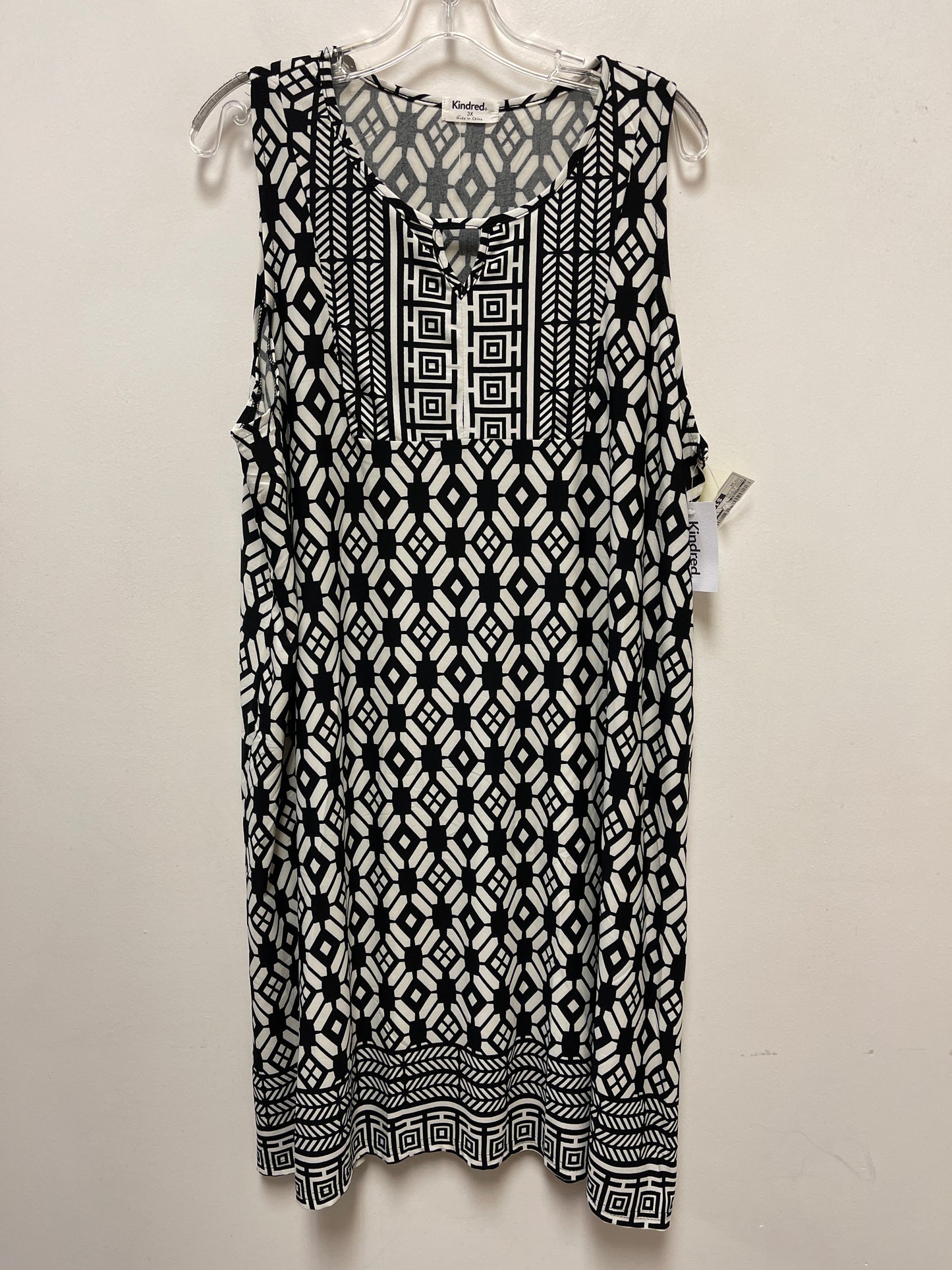 Dress Casual Short By Clothes Mentor In Black & White, Size: 3x