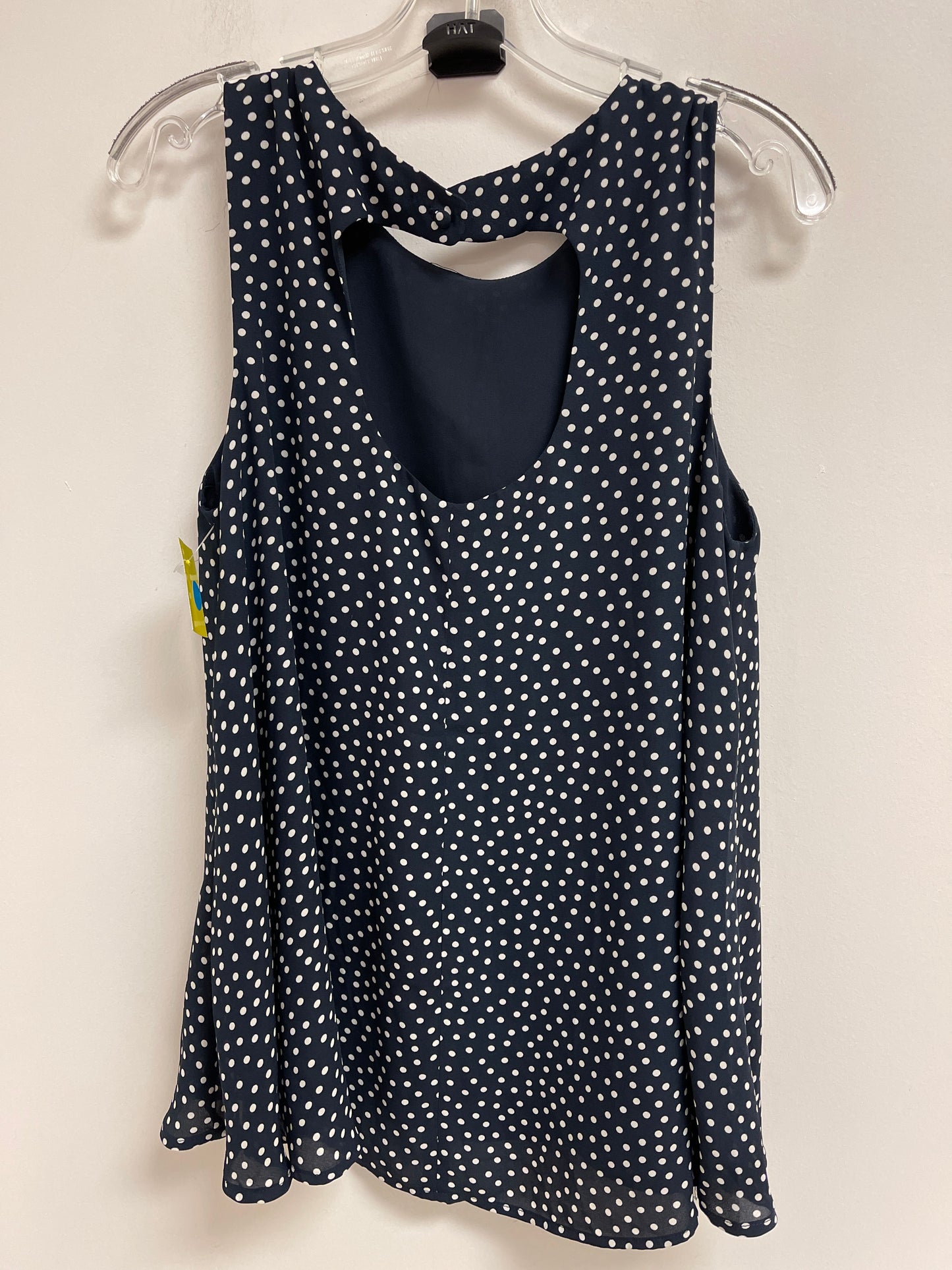 Top Sleeveless By Philosophy In Polkadot Pattern, Size: L