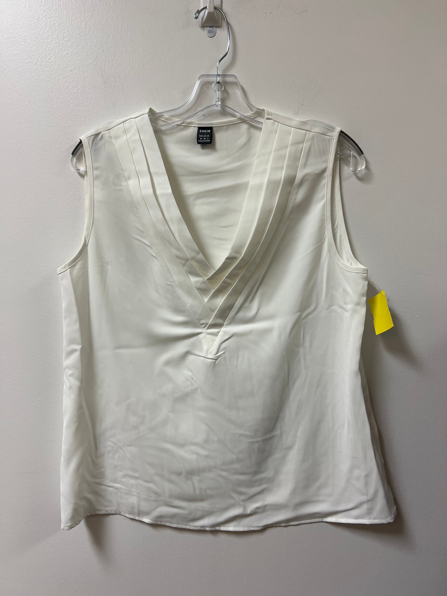 Top Sleeveless By Shein In White, Size: M