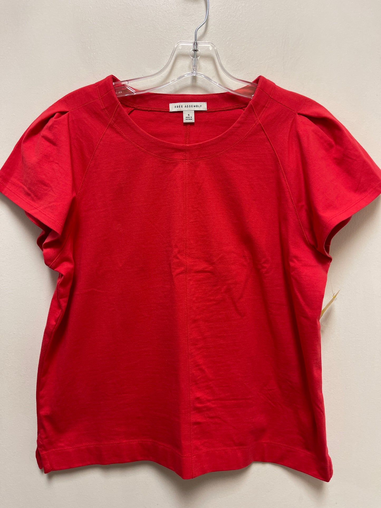 Top Short Sleeve By Free Assembly In Red, Size: S