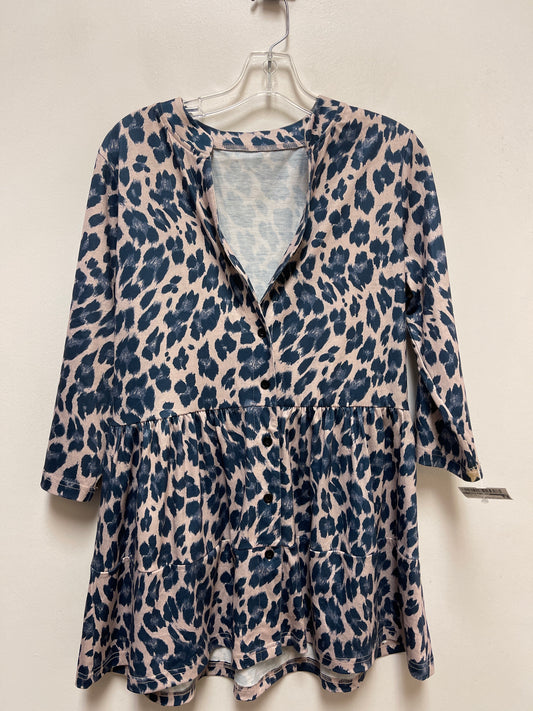 Tunic Long Sleeve By Clothes Mentor In Animal Print, Size: M